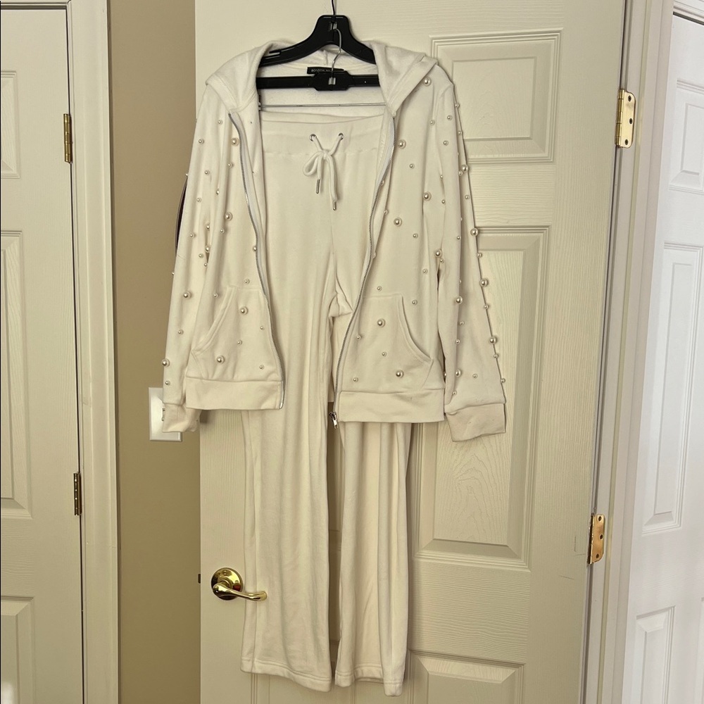 Boston Proper Cream Embellished Lounge Set